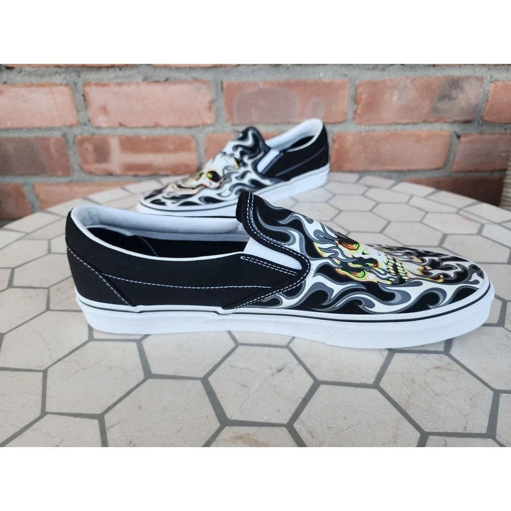 VANS Classic Slip On Flame Skull Black White Skate Shoes Men Sz 8.5 Rare Tattoo